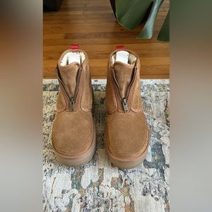 Ugg Nuemel Platform w Zipper